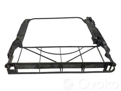 Radiatora (-u) turētājs / kronšteins