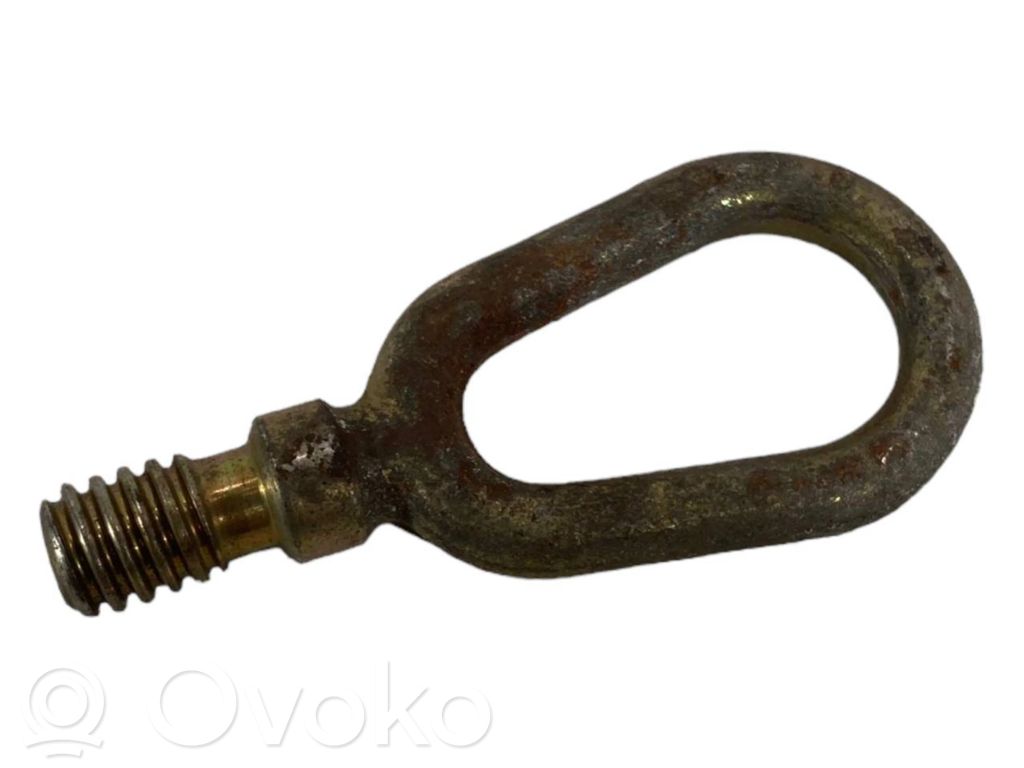 Буксировочный крюк