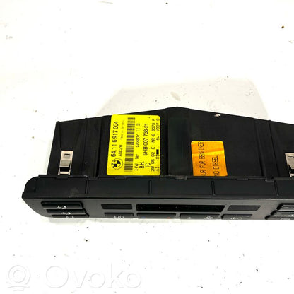 Air conditioning / climate control / interior heating control unit (in the passenger compartment)