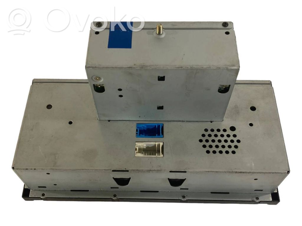 Radio / CD/DVD atskaņotājs / navigācija