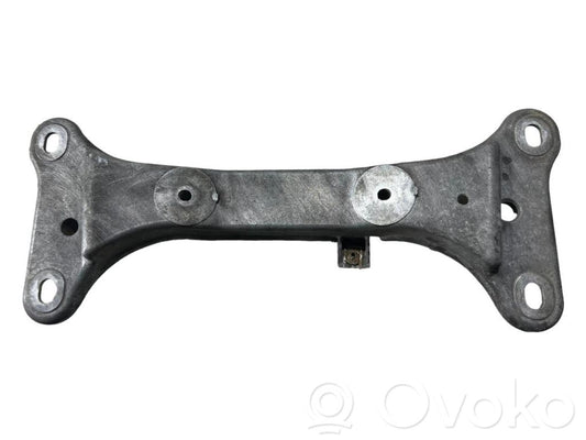 Engine mounting bracket