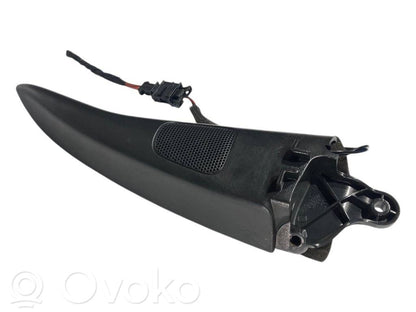 Augsto frekvenču skaļrunis (-i) priekšējās durvīs