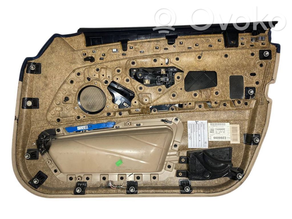 Priekšējo durvju apdare