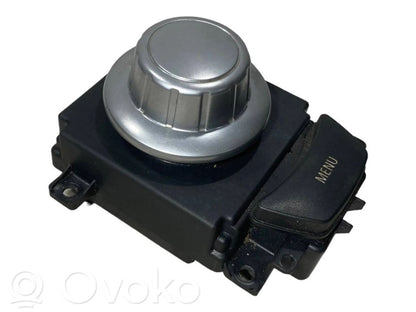 Multimediju kontrolieris