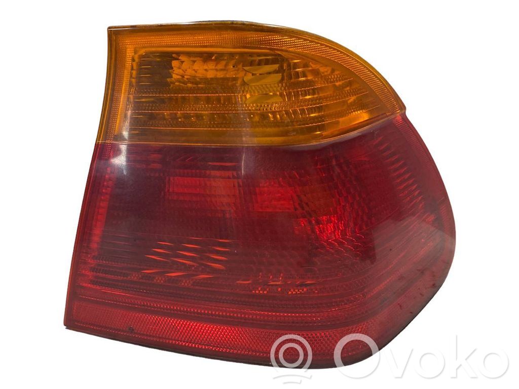 Aizmugurējais lukturis virsbūvē