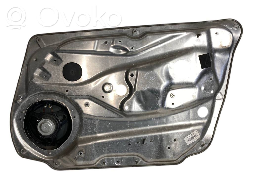 Skaļrunis (-i) priekšējās durvīs