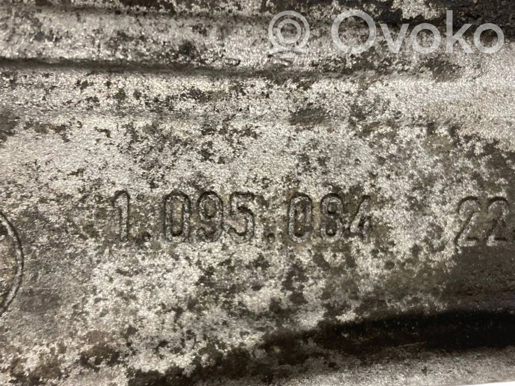 Dzinēja nostiprināšanas stiprinājums-kronšteins