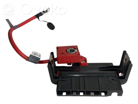 Positive wire connection assembly