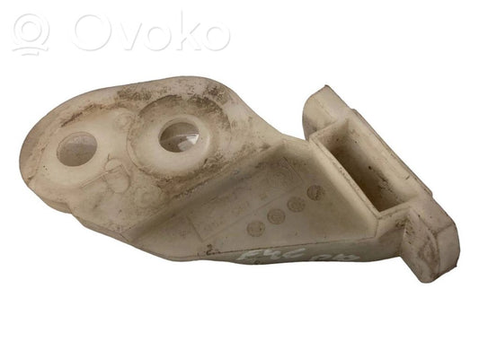 Priekšpusē bampera turētājs