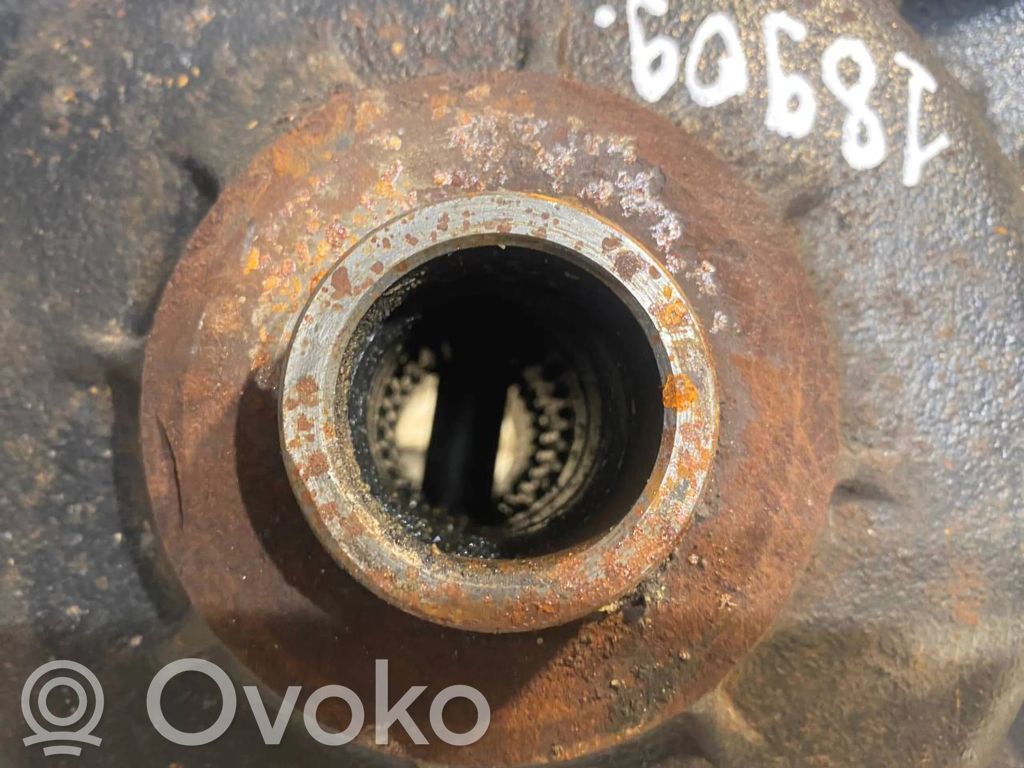 Priekšējais reduktors