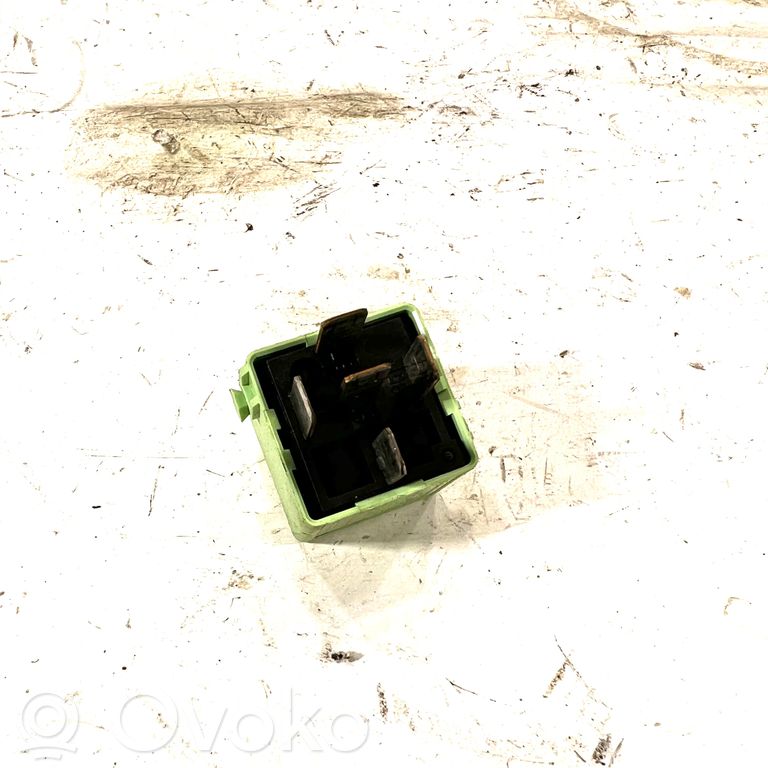 Реле топливного насоса