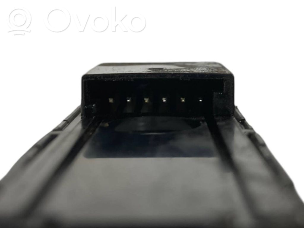 Avārijas lukturu slēdzis