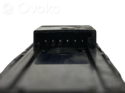 Avārijas lukturu slēdzis