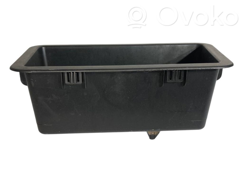 Trunk storage compartment