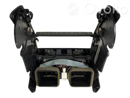 Задняя воздухо-вентиляционная решетка