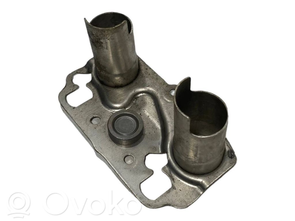 Cita veida dzinēja nodalījuma detaļa