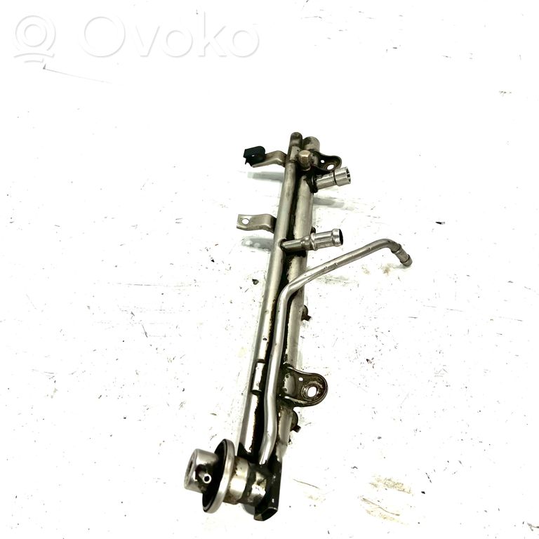 Degvielas maģistrālā caurule