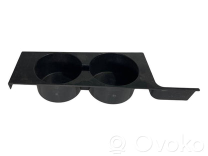 Glāžu turētājs (priekšā)