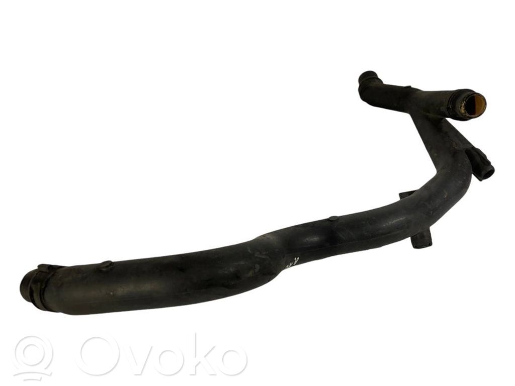 Caurulīte (-es) / šļūtene (-es)