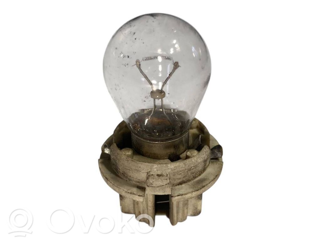 Aizmugures spuldzes vāka turētājs