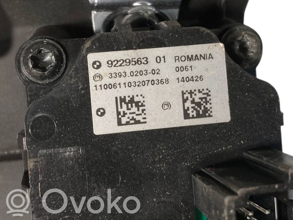 Radiouztvērēja / navigācija dekoratīvā apdare