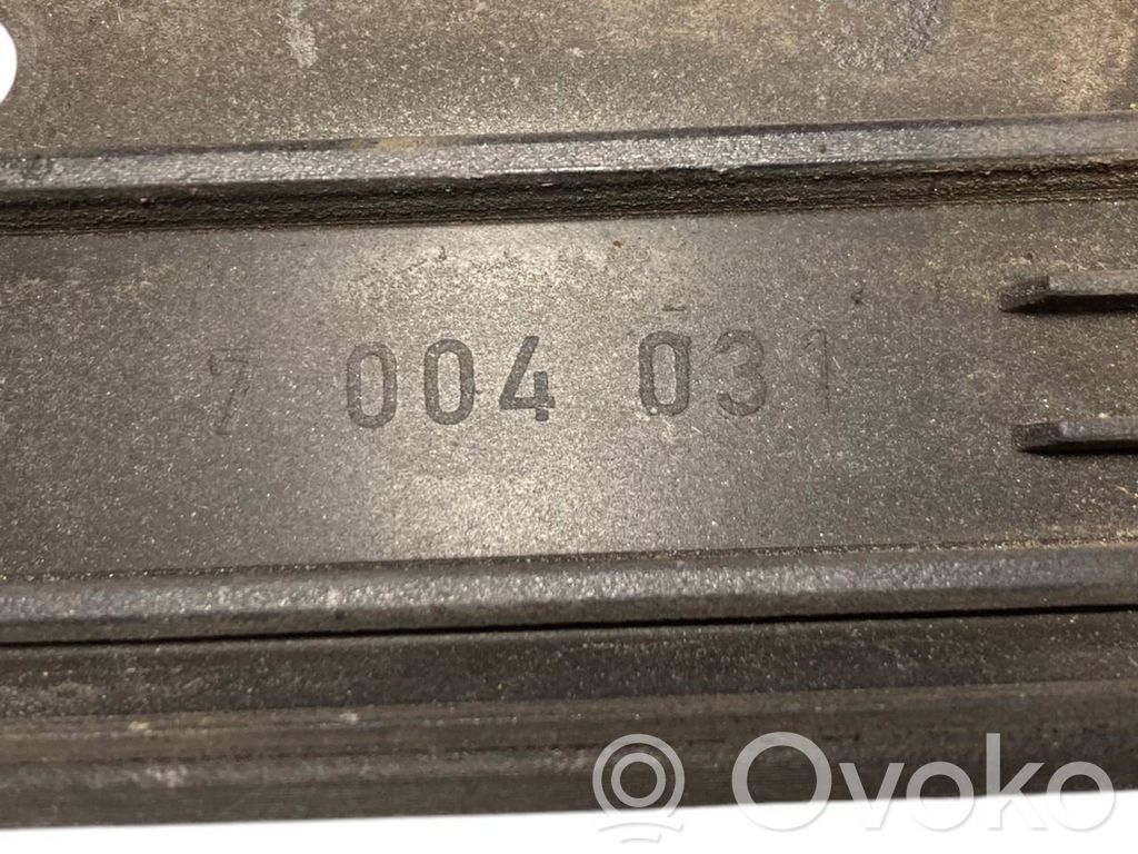 Aizmugurē durvju dekoratīvā apdare (moldings)