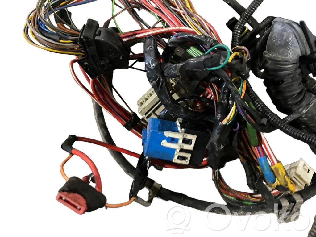 Dzinēja vadu instalācija