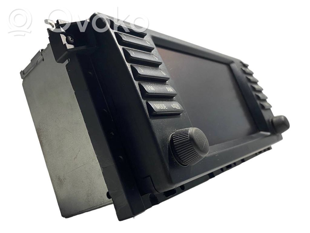 Radio / CD/DVD atskaņotājs / navigācija