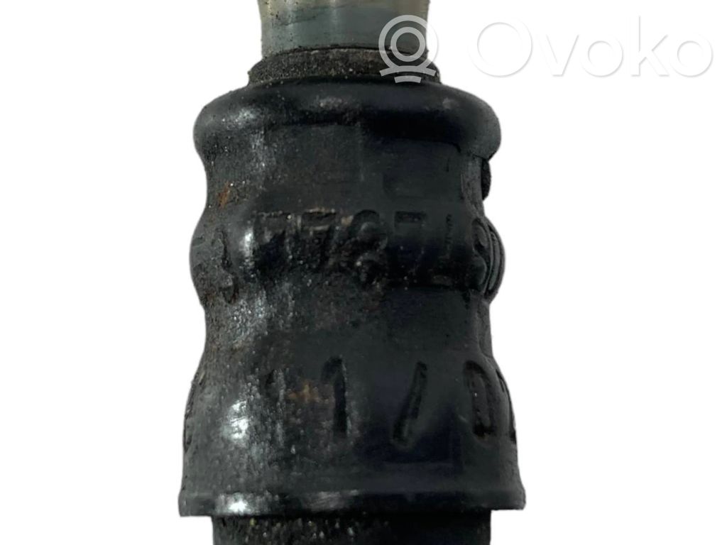 Degvielas caurulīte (-es)