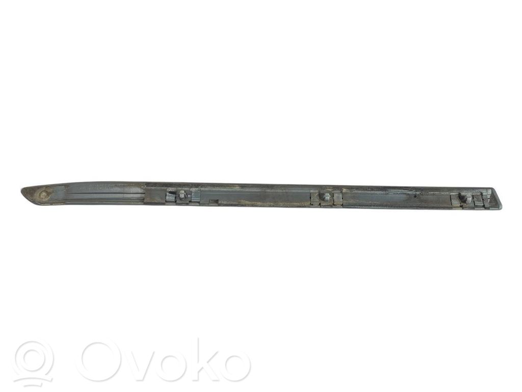 Aizmugurējā spārna uzlika / moldings