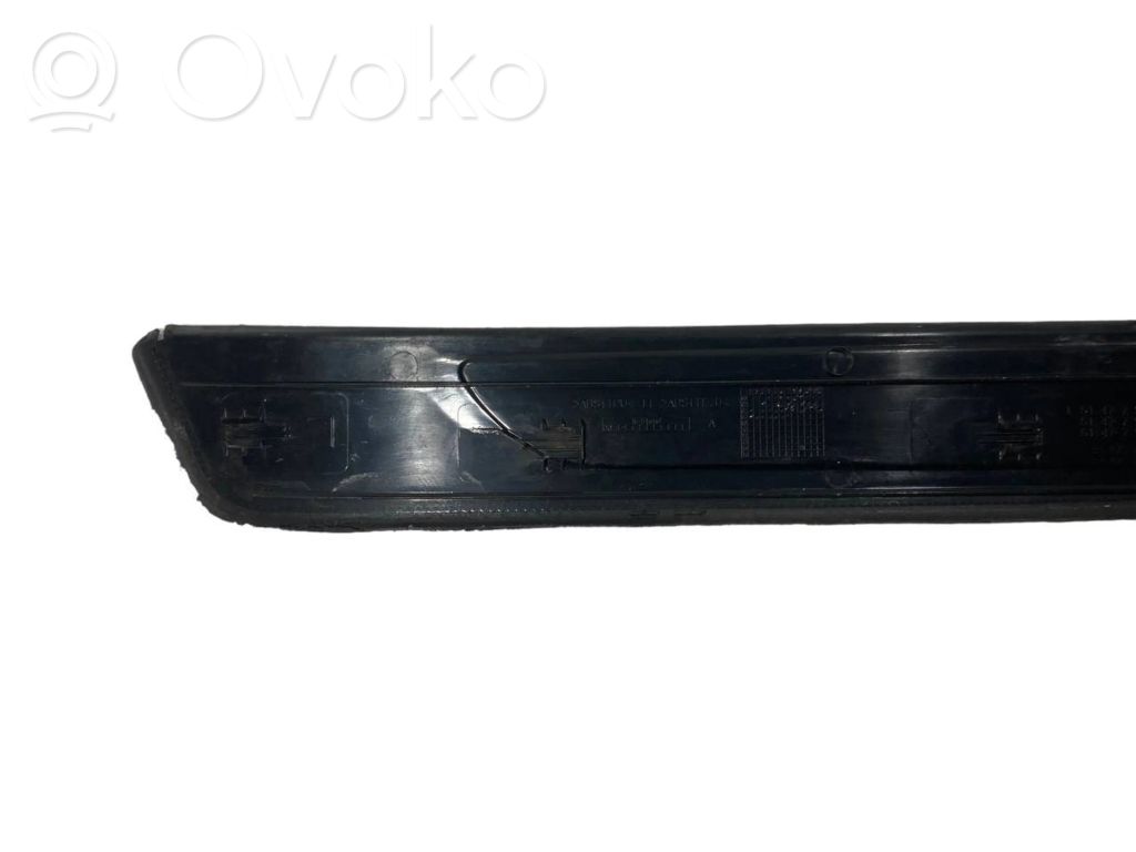 Front sill trim (inner)