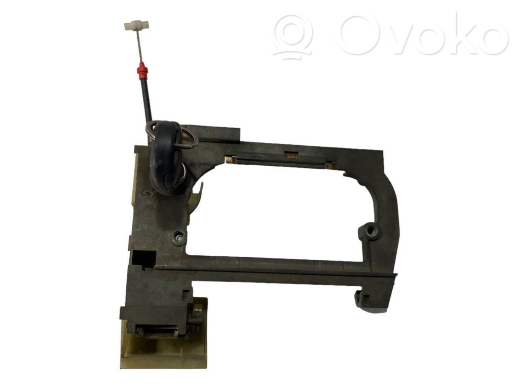 Holder/bracket for external opening handle at the front