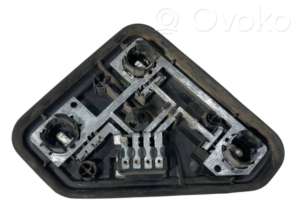 Aizmugures spuldzes vāka turētājs