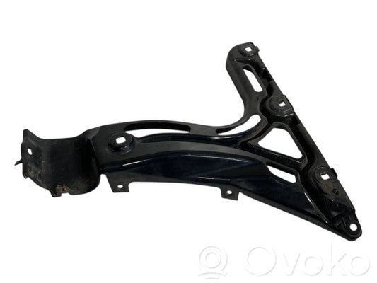 Rear bumper mounting bracket