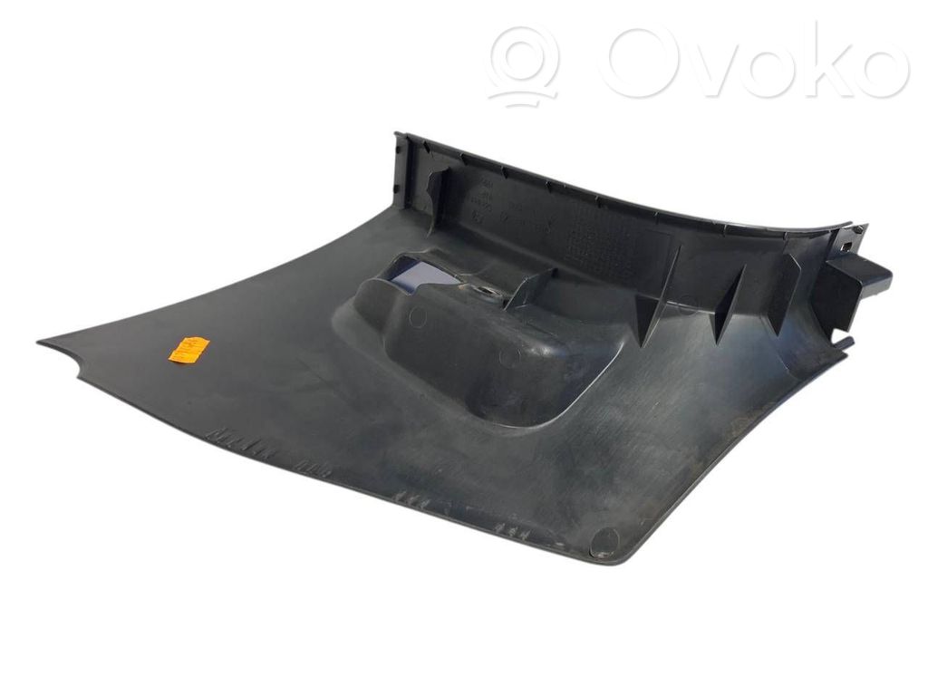 Kāju zonas sānu dekoratīvā apdare