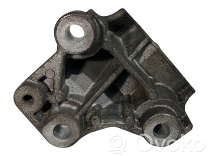 Dzinēja nostiprināšanas stiprinājums-kronšteins