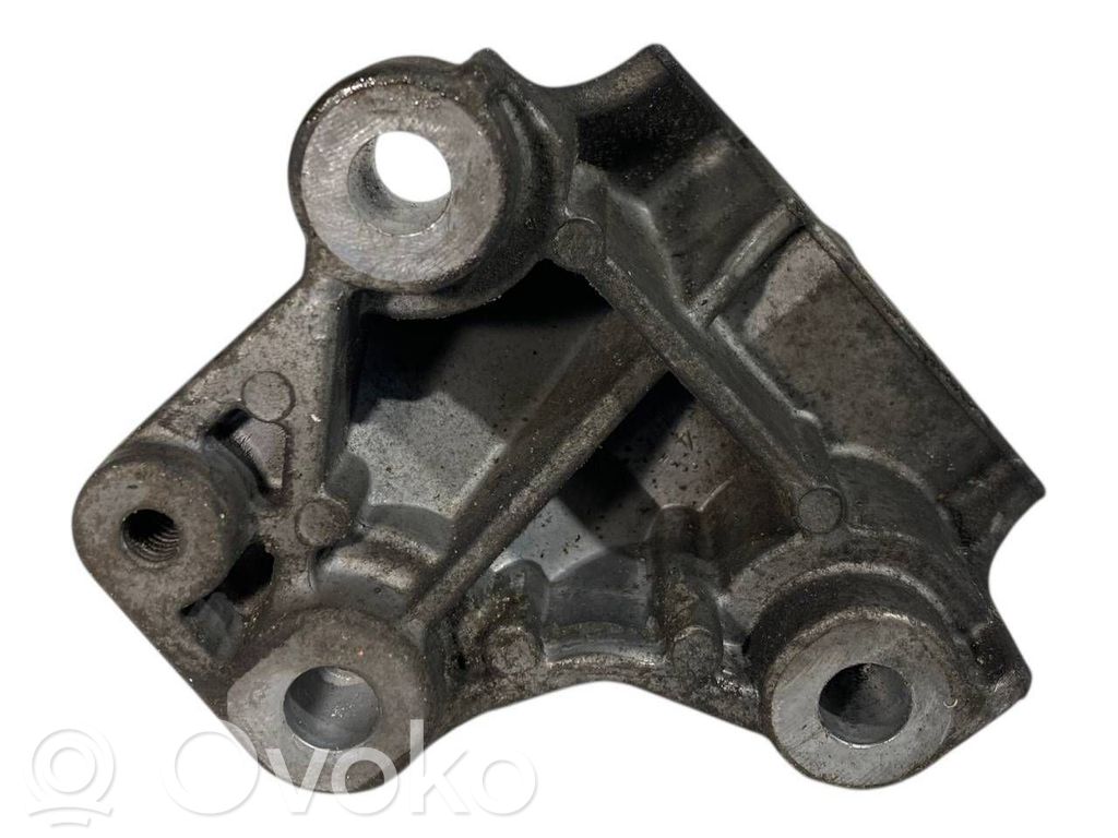 Dzinēja nostiprināšanas stiprinājums-kronšteins