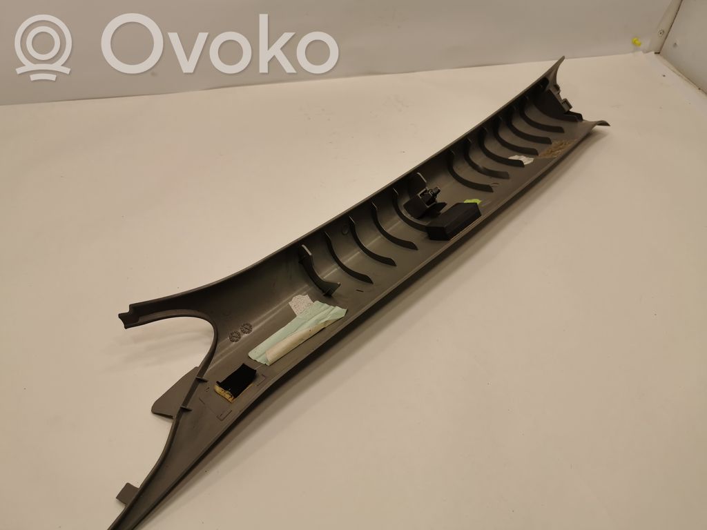 (A) statņa dekoratīvā apdare