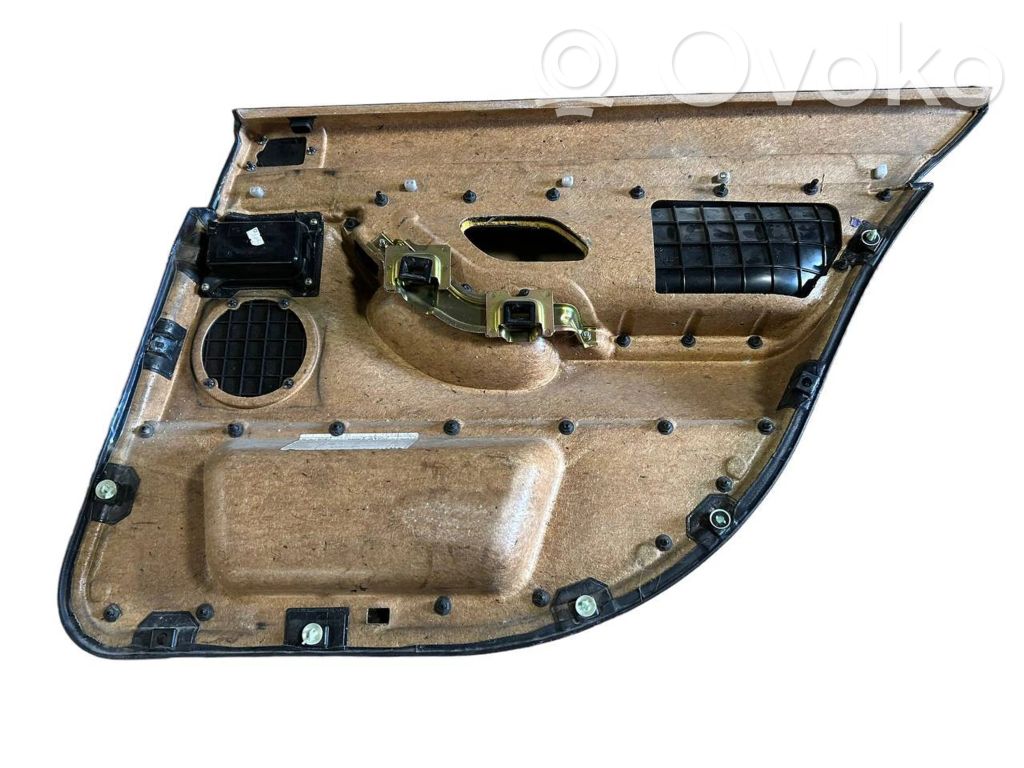 Priekšējo durvju apdare