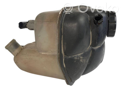 Dzesēšanas šķidruma izplešanās tvertne