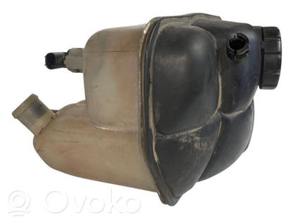 Расширительный бачок охлаждающей жидкости