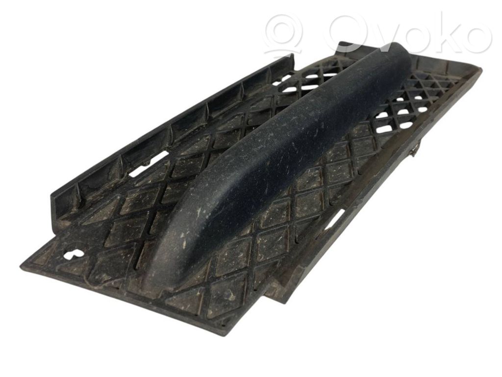 Apakšējais režģis (trīsdaļīgs)