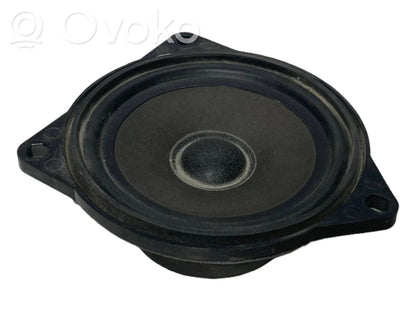 Skaļrunis (-i) priekšējās durvīs