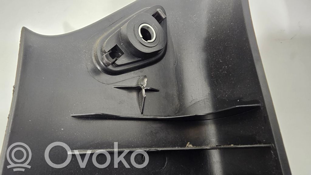 (A) statņa dekoratīvā apdare