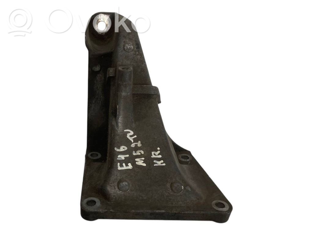 Engine mounting bracket