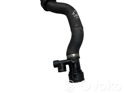 Caurulīte (-es) / šļūtene (-es)