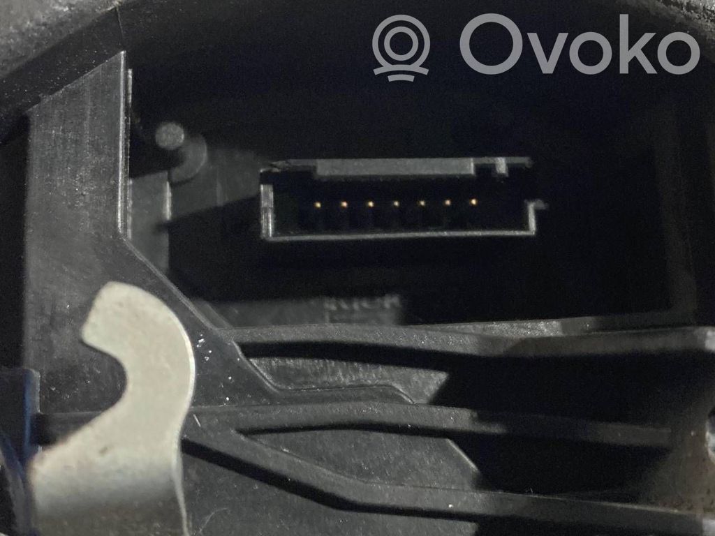 Aizmugurē slēdzene