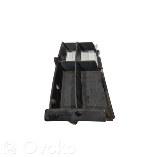 Apakšējais režģis (trīsdaļīgs)