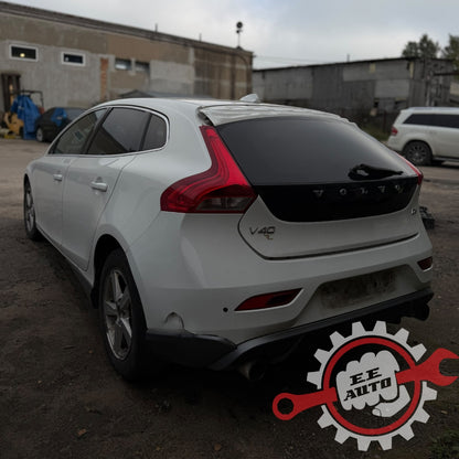 Volvo V40 R-Design 2012 – запчасти