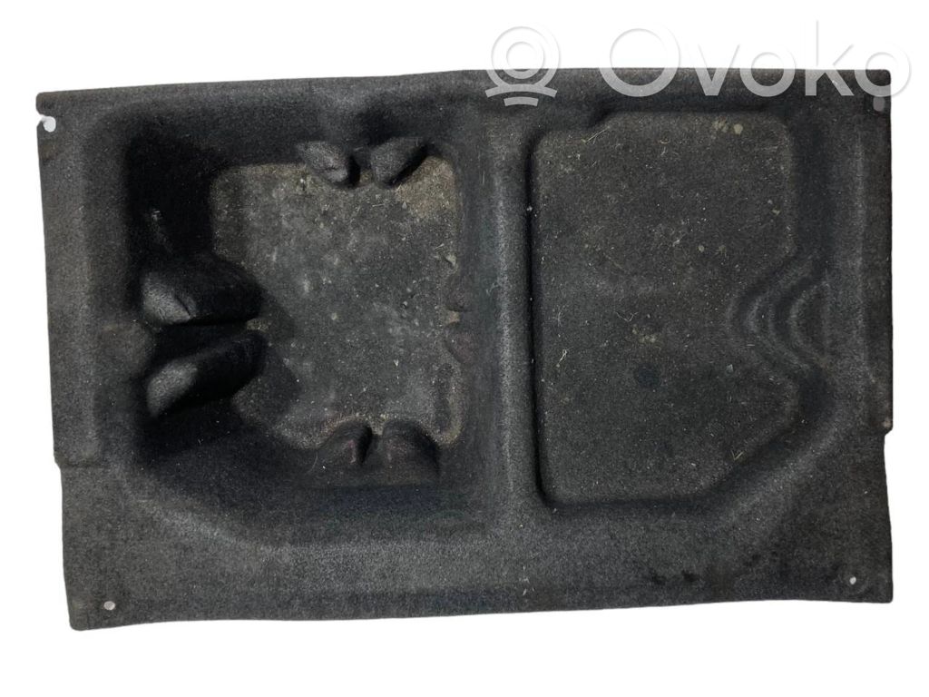 Trunk storage compartment